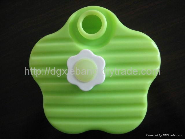 550ml plastic HDPE hot water bottle with five-pointed star shape  3