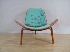 Wegner Shell chair CH07