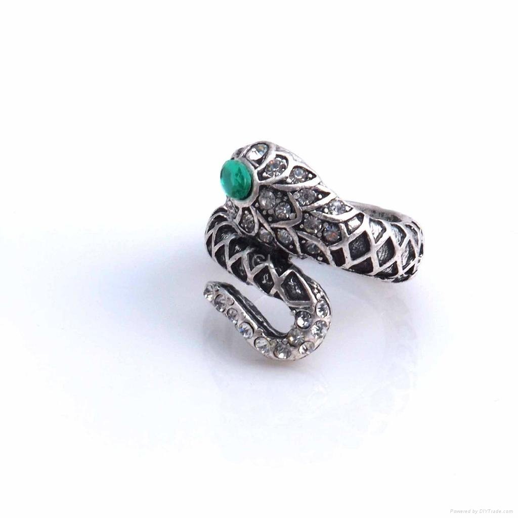 Fashion snake style ring