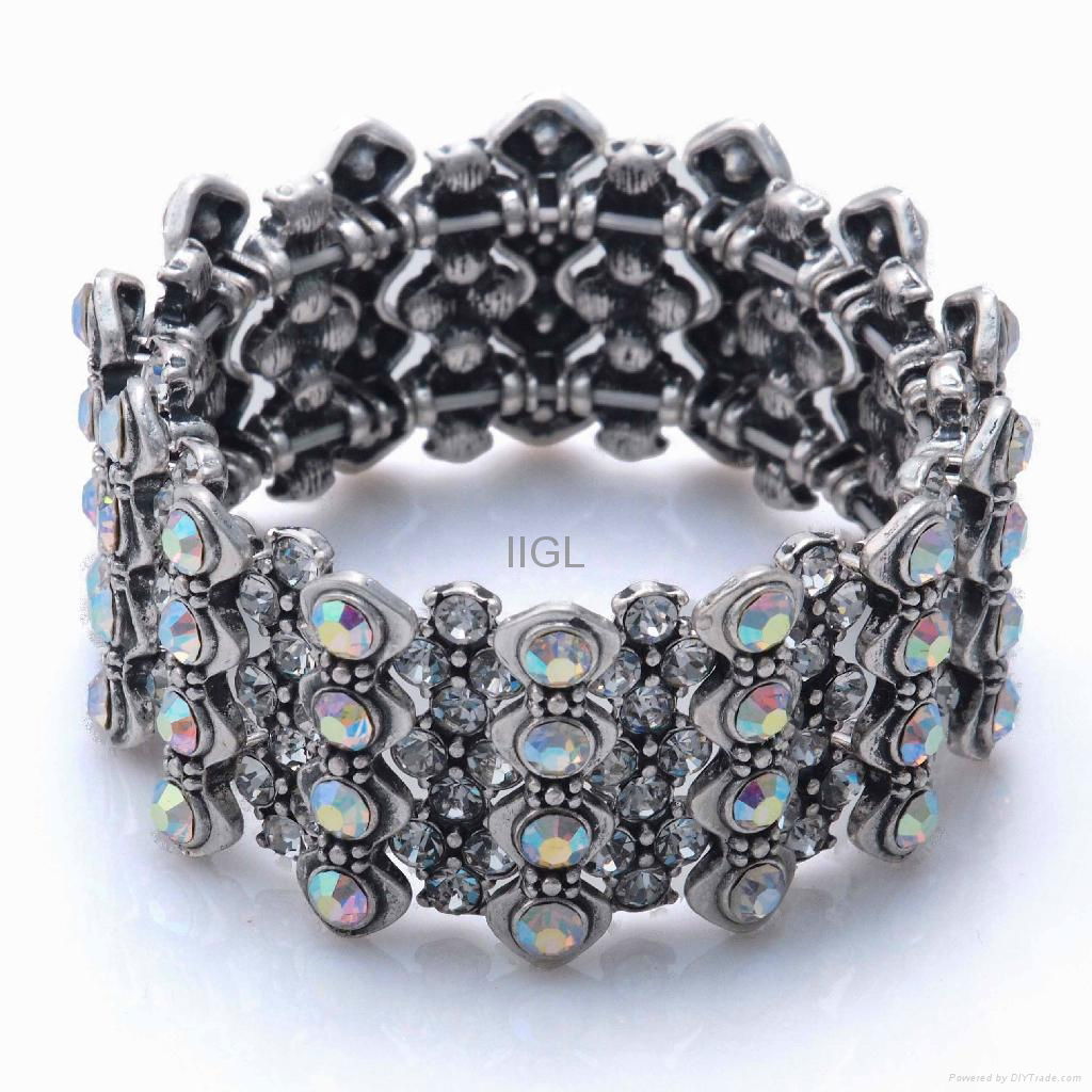 Fashion charming alloy bracelet IIGL (Hong Kong Manufacturer