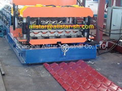 Glazed tile roll forming machine