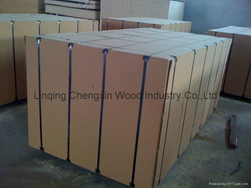 Combi core red film faced plywood 4