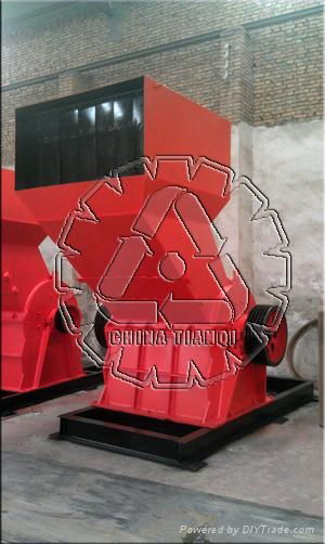 Large metal crusher