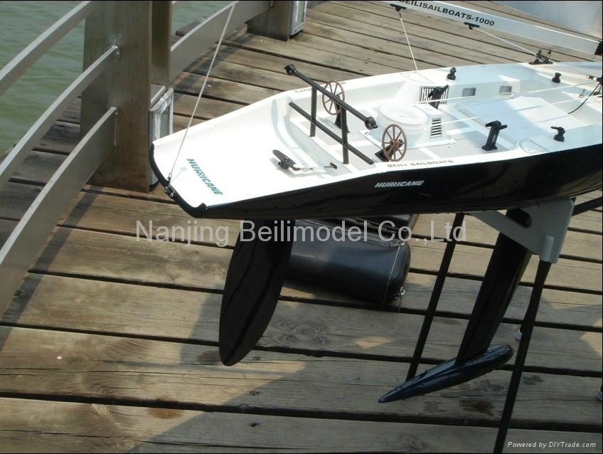 “飓风”遥控模型帆船 3