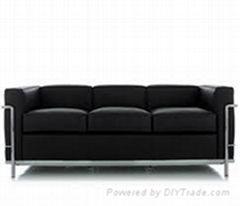 LC2 sofa by Le Corbusier