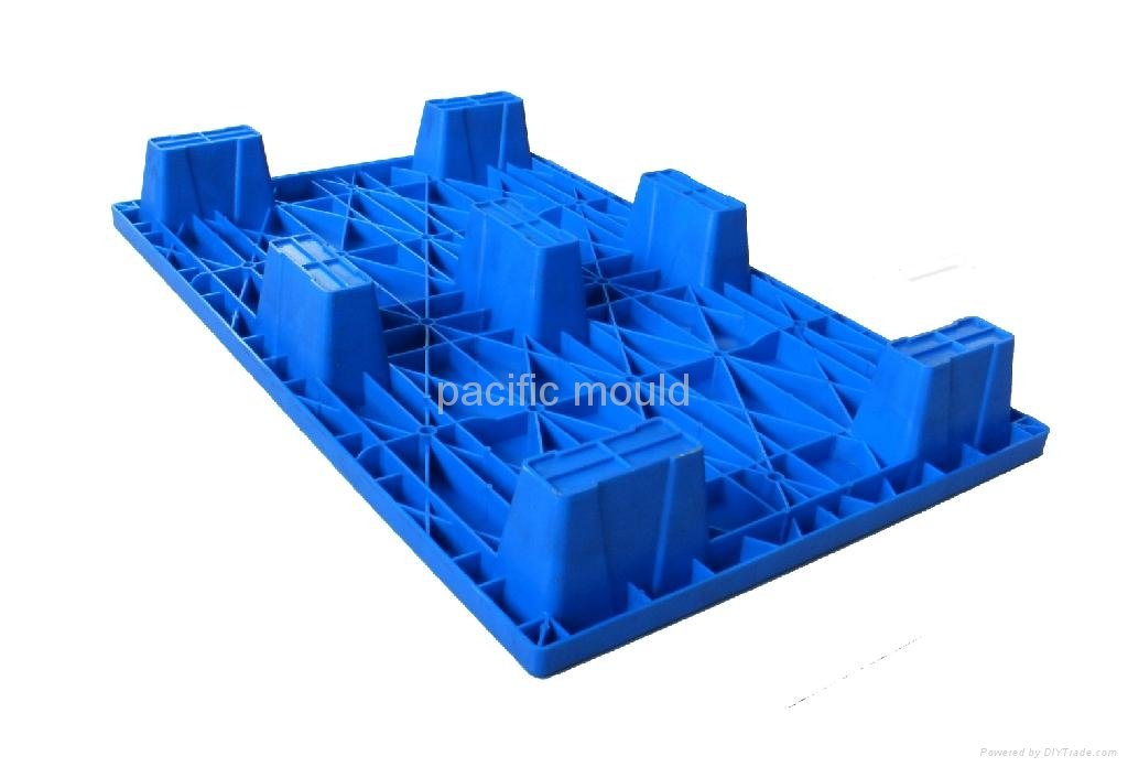 Injection pallets mould