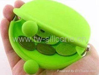 Round Shape Silicone Wallet 2