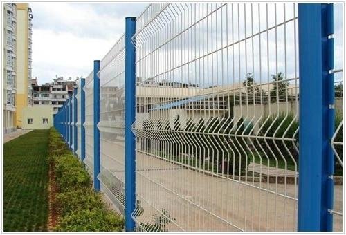 Triangular bending wire mesh fence 5