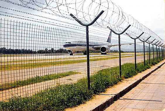 Airport  fence  3