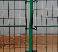 bilateral mesh fence 5