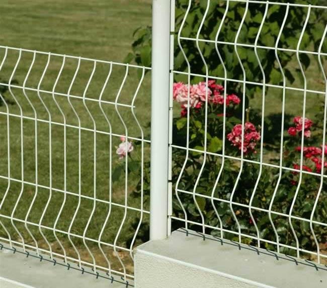 trangle bend wire mesh fence 2