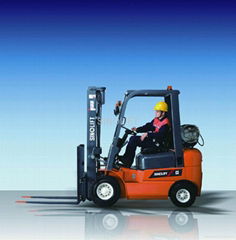 2-2.5T LPG FORKLIFT