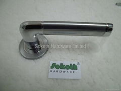 Zinc Alloy Door Handle On Rose 