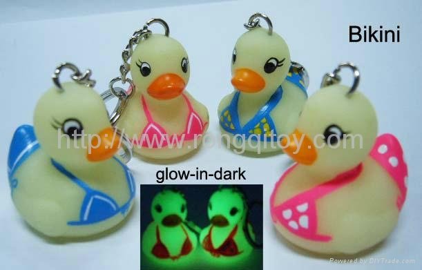 Plastic rubber duck keychain 2