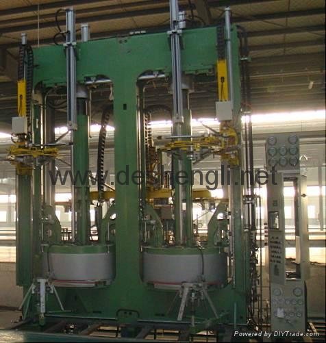 Hydraulic tyre curing press for PCR and LT tyre
