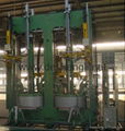 Hydraulic tyre curing press for PCR and