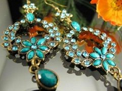 New India Vintage Style Crystal Dangle Earrings