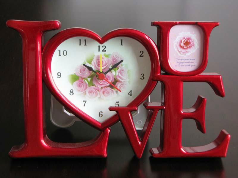 valentine's gift alarm clock LOVE 