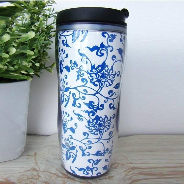 Blue and white porcelain cup