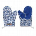 Blue and white porcelain gloves 1