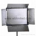  LED video light  1