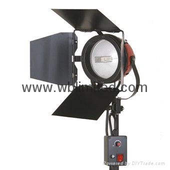 Red head tungsten light with dimmer