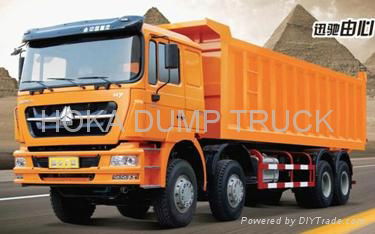 DUMP TRUCK