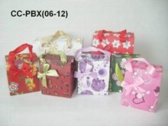 paper boxes with ribbon handles