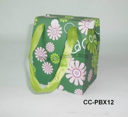 paper boxes with ribbon handles 4