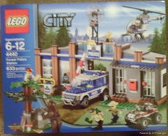 LEGO City 4440 Forest Police Station 