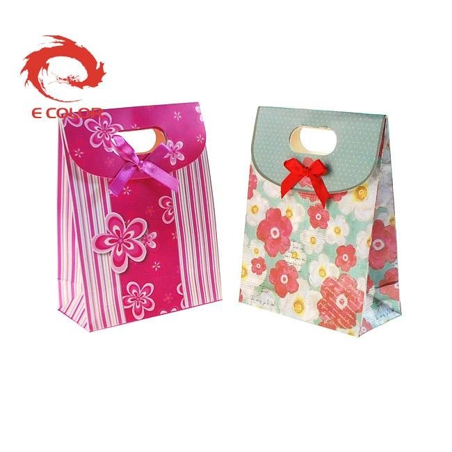 gift bags paper bags Christmas  gifts bags