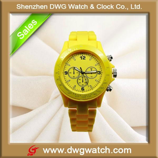 cheap plastic watch 3