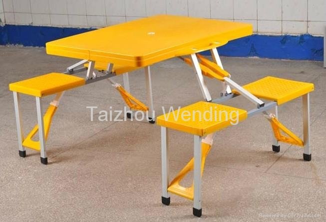 Outdoor Yellow Plastic Folding Camping Picnic Table