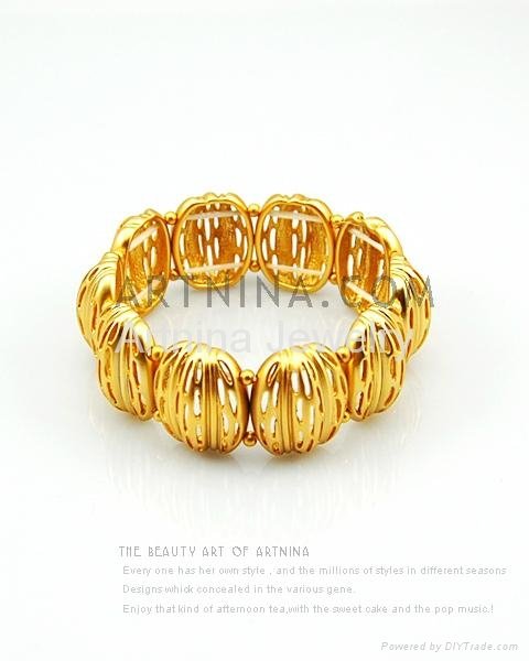 gorgeous gold plated fashion walnut shape bracelets 1