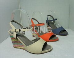 lady platform sandal with mid heel