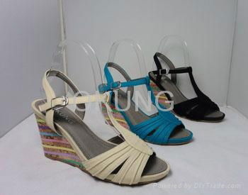 lady platform sandal with mid heel  3