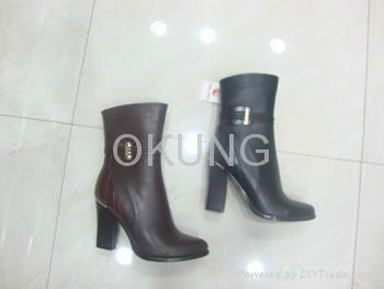 Woman low high heel ankle boots 3