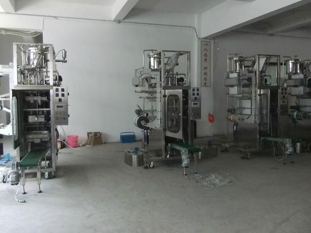 Full automatic Vertical up wine packing machine 2