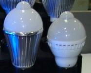 LED sensing bulb light