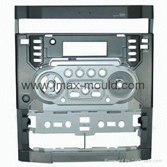 Plastic injection mould and injection