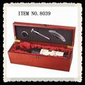 Beautiful wooden wine box with one bottle 4