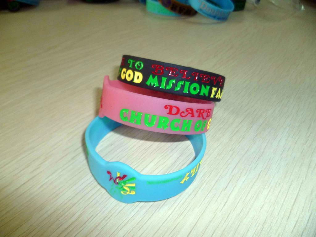 custom texts & logo silicone wristband for promotion gifts