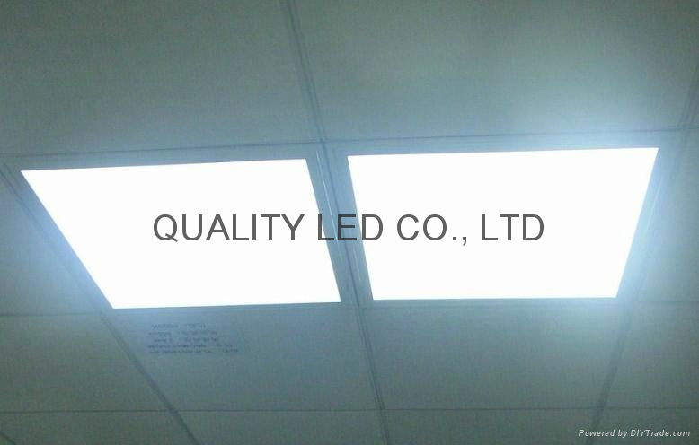 Ceiling Mounted 600*600mm LED light panel 4