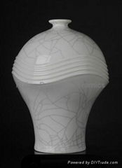 Decorative porcelain vase