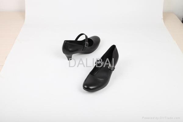 2012 hot selling girls leather shoes with strap