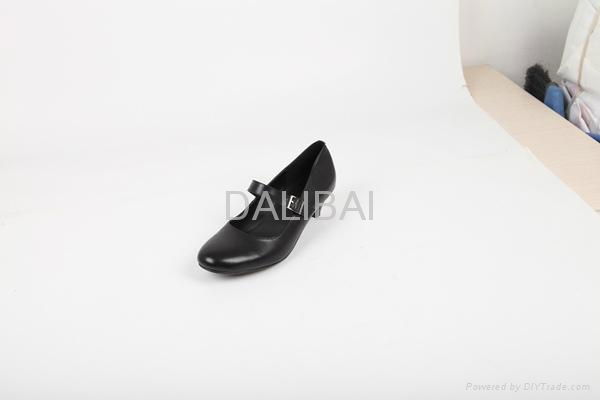 2012 hot selling girls leather shoes with strap 2