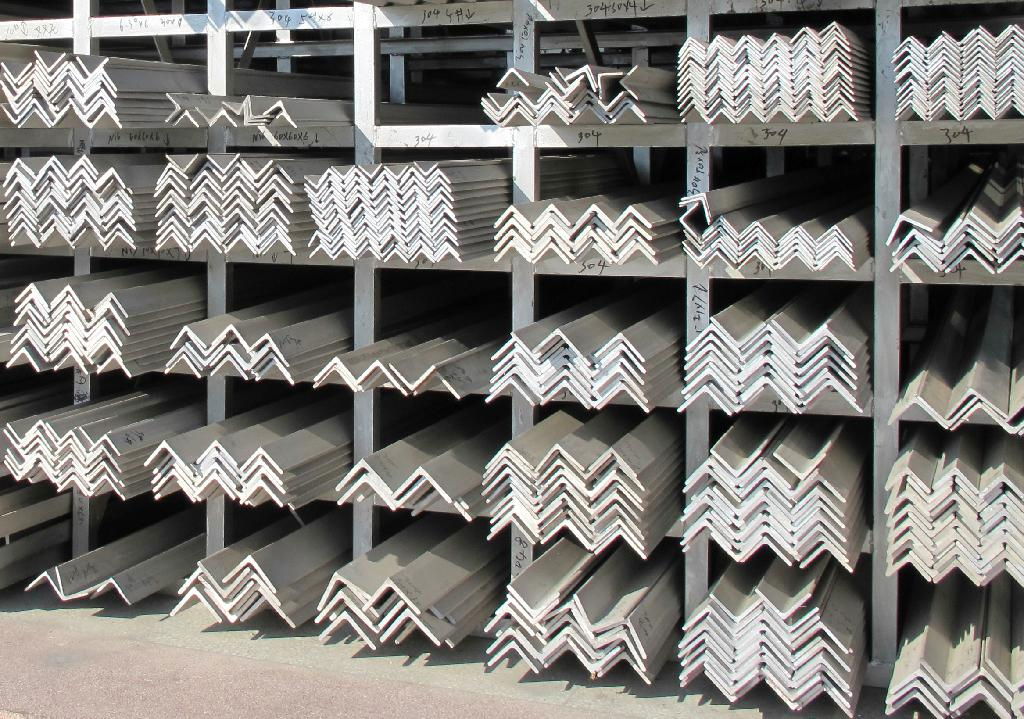 304 hot rolled pickled stainless steel angle bar 3