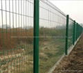 welded wire mesh fence