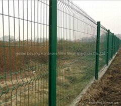 welded wire mesh fence 