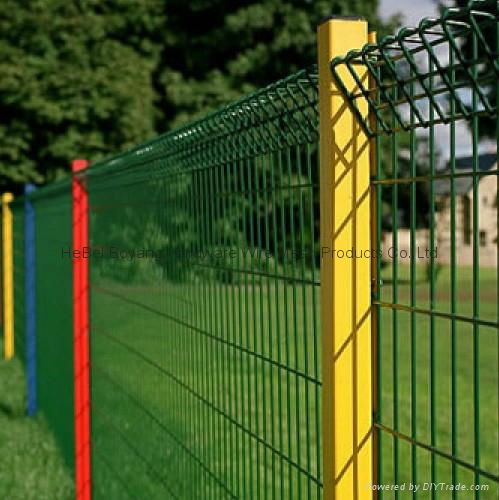 welded wire mesh fence  4